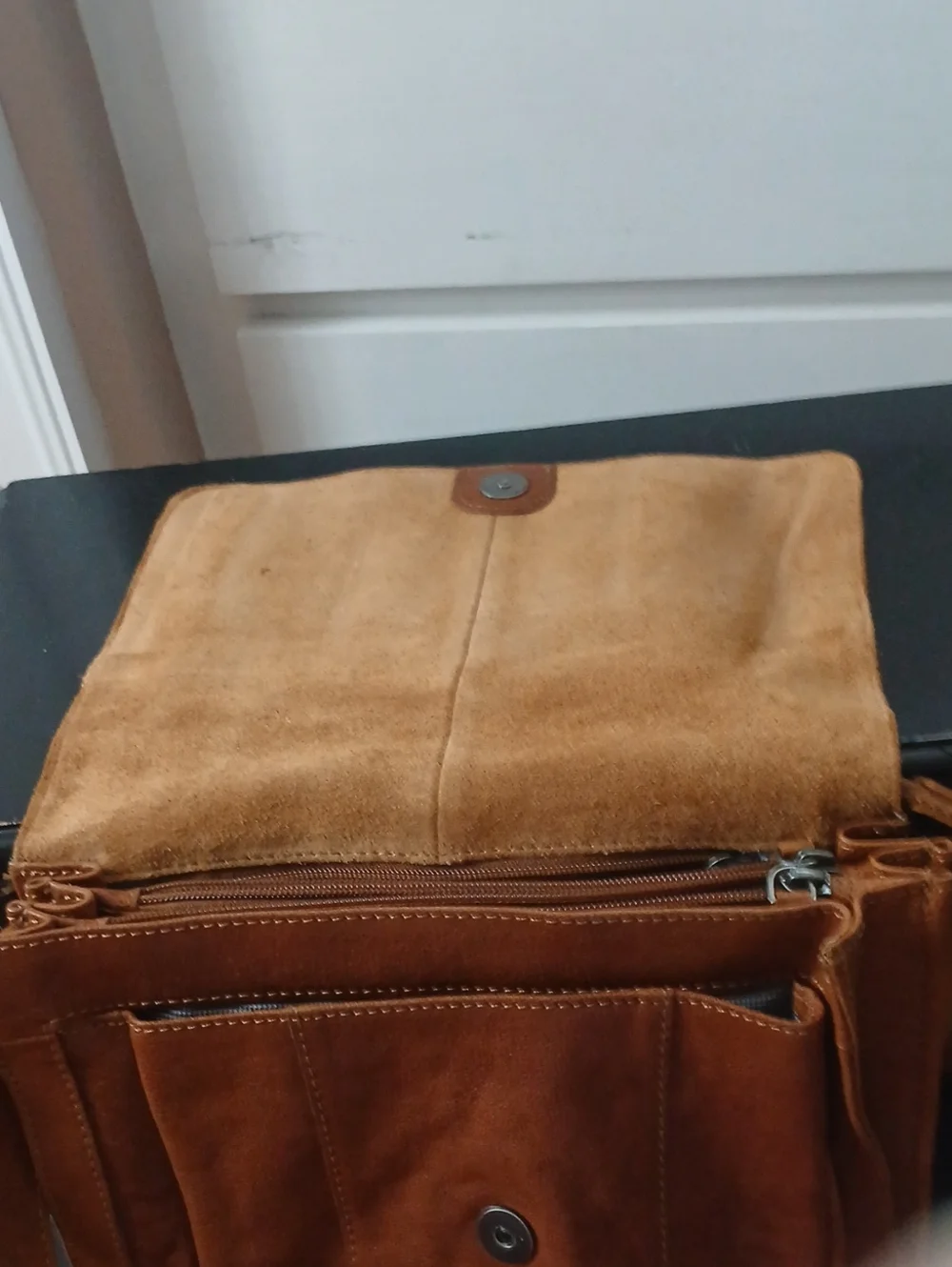 Spikes And Sparrow Men's Brown Leather Messenger Bag - Classic Crossbody
